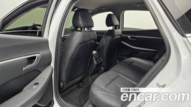 Hyundai Sonata 2022 — photo 16