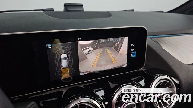 Mercedes-Benz GLA-Class 2020 — photo 15