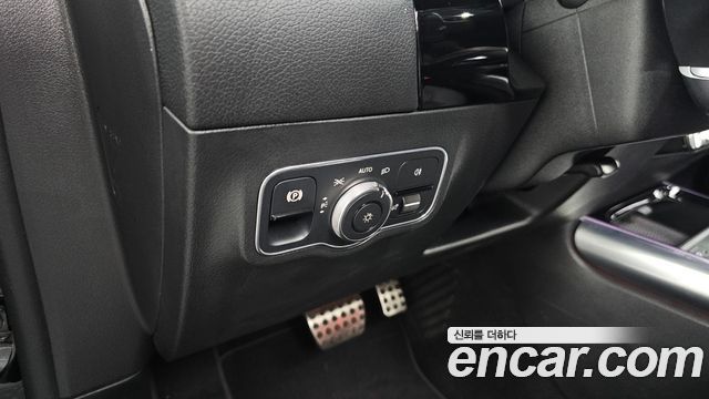Mercedes-Benz GLA-Class 2020 — photo 16