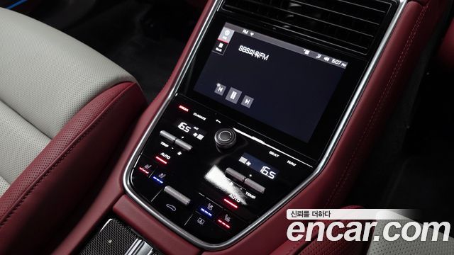 Porsche Panamera 2021 — photo 23