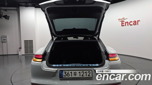 Porsche Panamera 2021 — photo 26