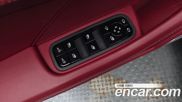 Porsche Panamera 2021 — photo 38