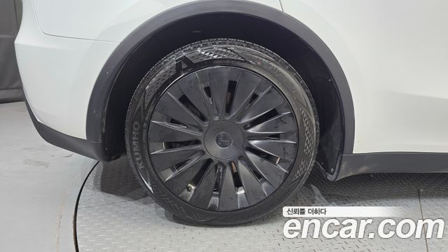 Tesla Model Y 2024 — photo 5