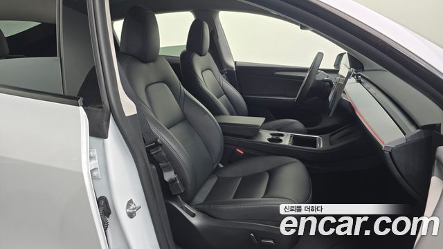 Tesla Model Y 2024 — photo 12
