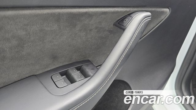 Tesla Model Y 2024 — photo 14