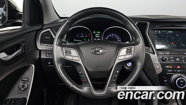 Hyundai Santafe 2016 — photo 18