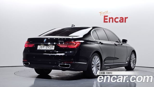 BMW 7-Series 2016 — photo 2