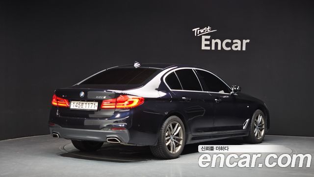 BMW 5-Series 2018 — photo 2