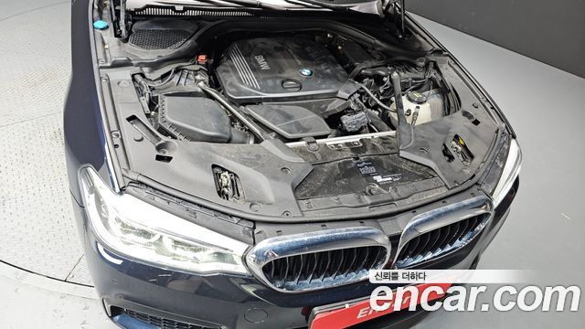 BMW 5-Series 2018 — photo 6