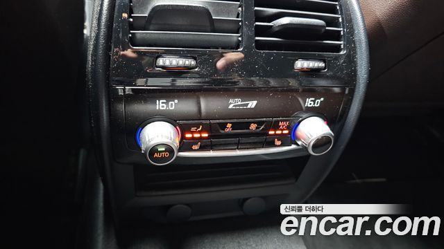 BMW 5-Series 2018 — photo 18
