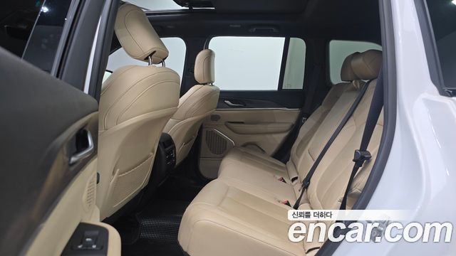 Jeep Cherokee 2023 — photo 18