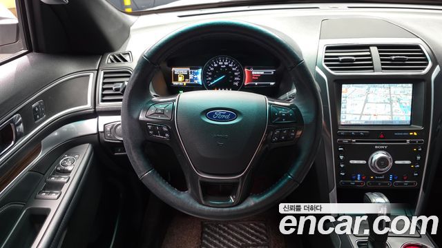 Ford Explorer 2017 — photo 13