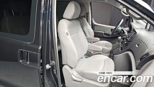 Hyundai Starex 2021 — photo 11