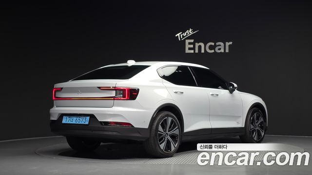 Polestar Polestar 2 2023 — photo 2