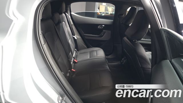 Polestar Polestar 2 2023 — photo 18