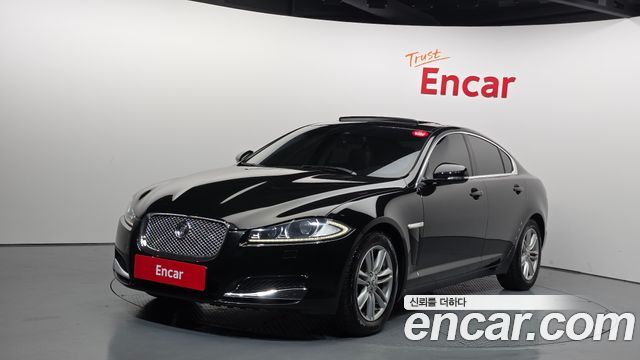 Jaguar XF 2012 — photo 1