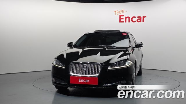 Jaguar XF 2012 — photo 3