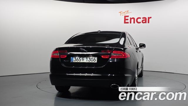 Jaguar XF 2012 — photo 4