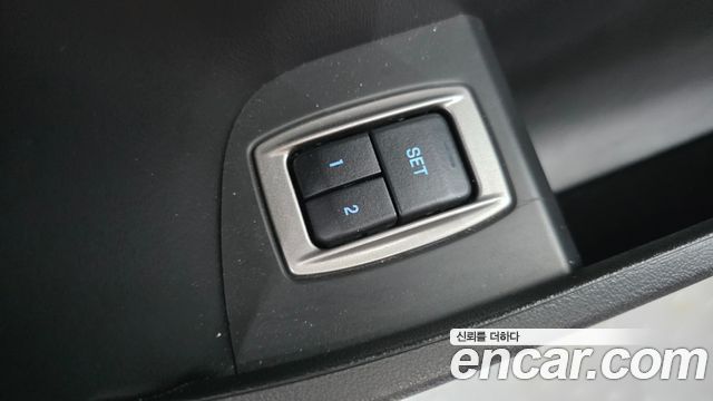 Jaguar XF 2012 — photo 13