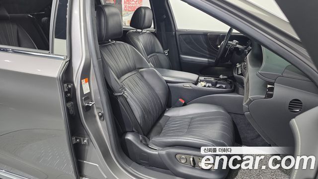 Lexus LS 2019 — photo 12