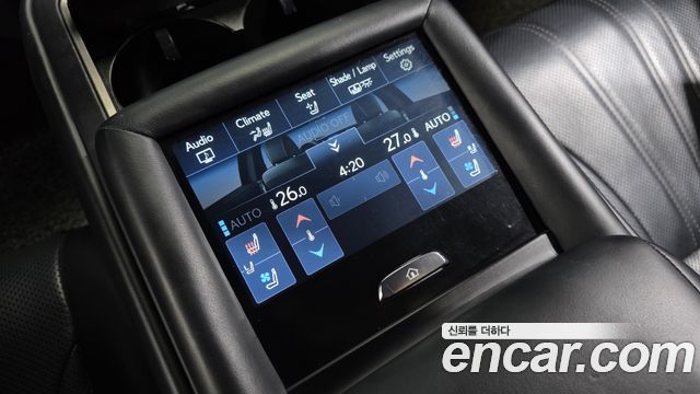 Lexus LS 2019 — photo 18