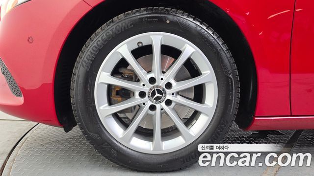 Mercedes-Benz A-Class 2019 — photo 5