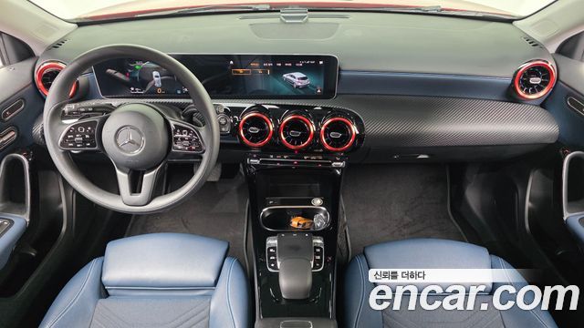 Mercedes-Benz A-Class 2019 — photo 10