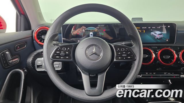Mercedes-Benz A-Class 2019 — photo 19