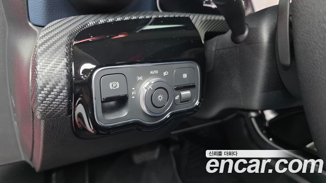 Mercedes-Benz A-Class 2019 — photo 23