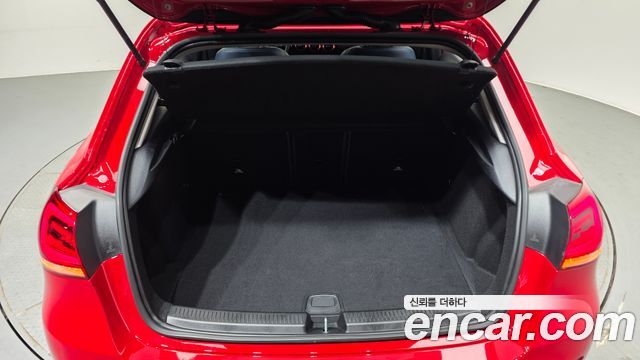 Mercedes-Benz A-Class 2019 — photo 26