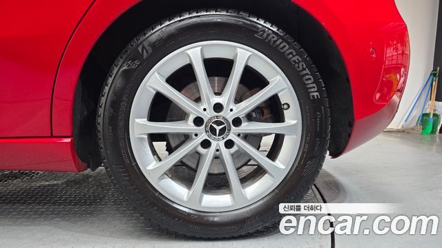 Mercedes-Benz A-Class 2019 — photo 7