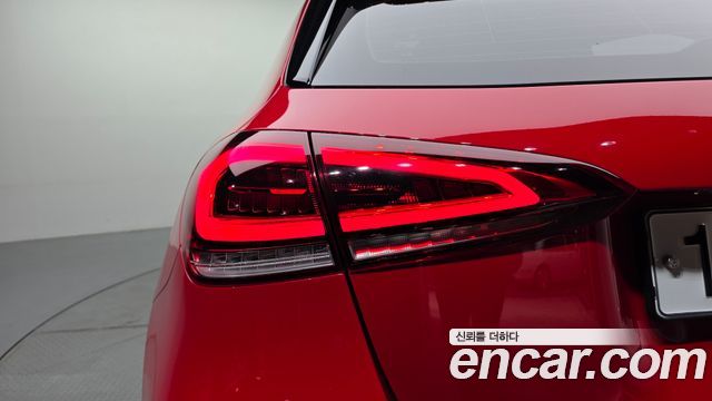 Mercedes-Benz A-Class 2019 — photo 9
