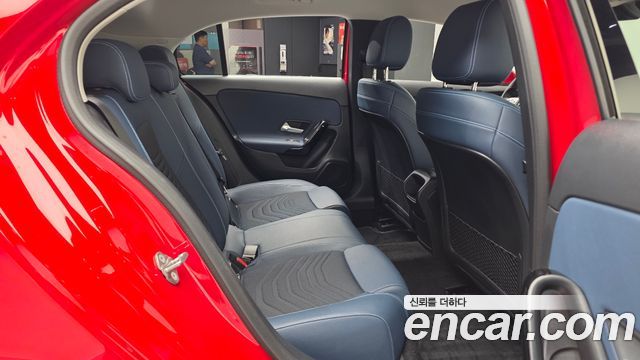 Mercedes-Benz A-Class 2019 — photo 16