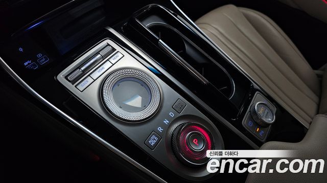 Genesis GV80 2020 — photo 12