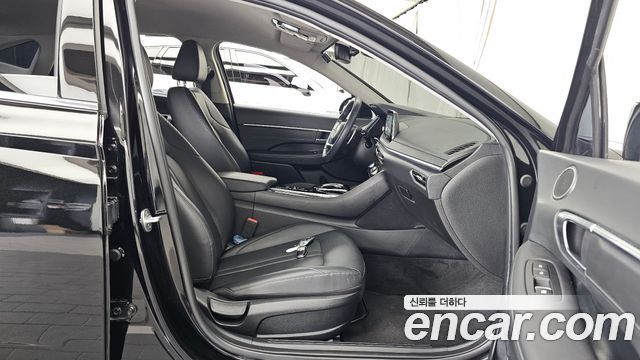 Hyundai Sonata 2022 — photo 11