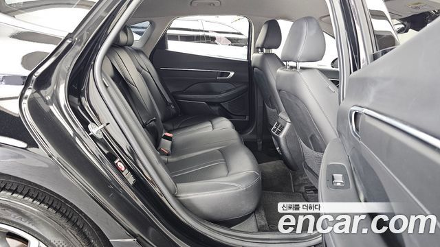 Hyundai Sonata 2022 — photo 12