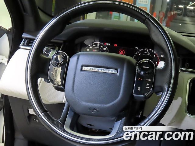 Land Rover Range Rover Velar 2018 — photo 8