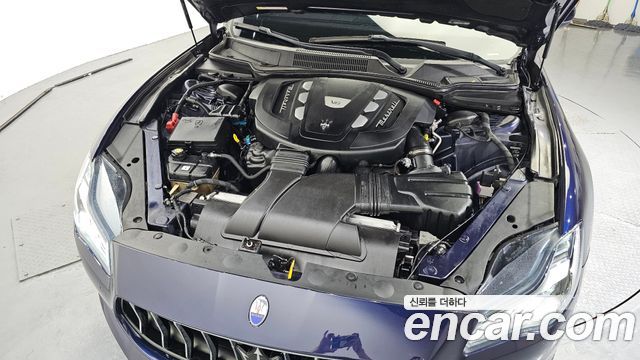 Maserati Quattroporte 2018 — photo 6