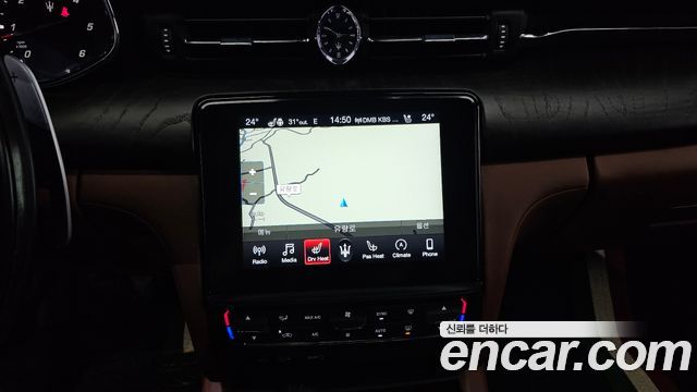 Maserati Quattroporte 2018 — photo 19