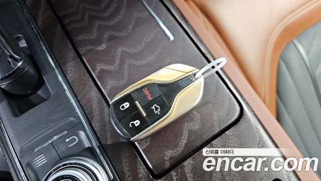 Maserati Quattroporte 2018 — photo 23