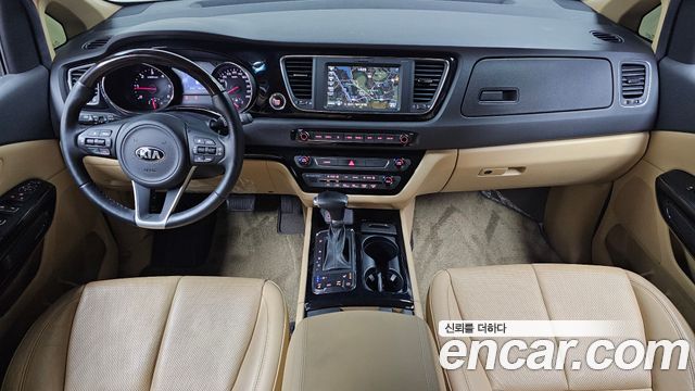 Kia Canival 2018 — photo 10