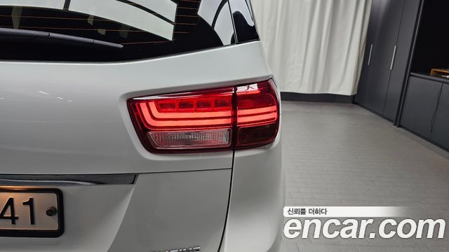 Kia Canival 2018 — photo 9