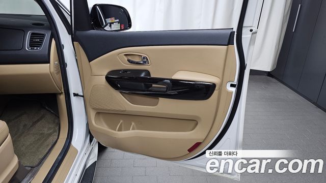 Kia Canival 2018 — photo 15