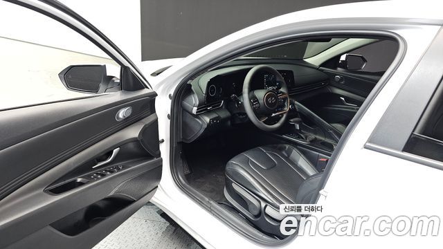 Hyundai AVANTE 2023 — photo 13