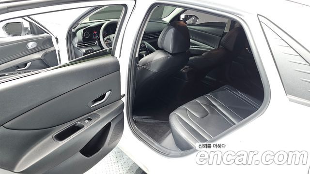 Hyundai AVANTE 2023 — photo 17