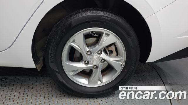 Hyundai AVANTE 2023 — photo 7