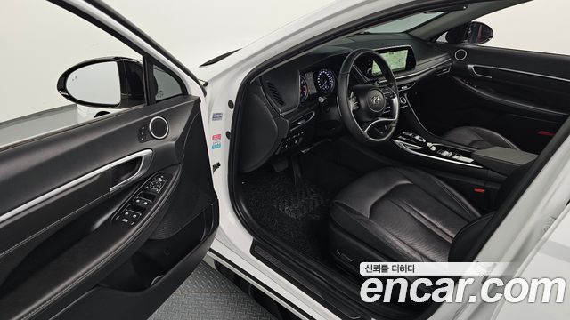 Hyundai Sonata 2022 — photo 13