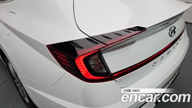 Hyundai Sonata 2022 — photo 9