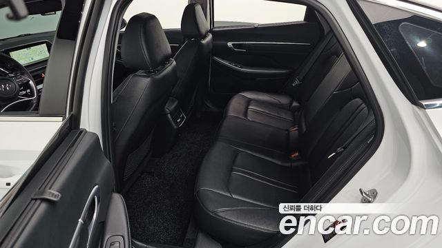 Hyundai Sonata 2022 — photo 32