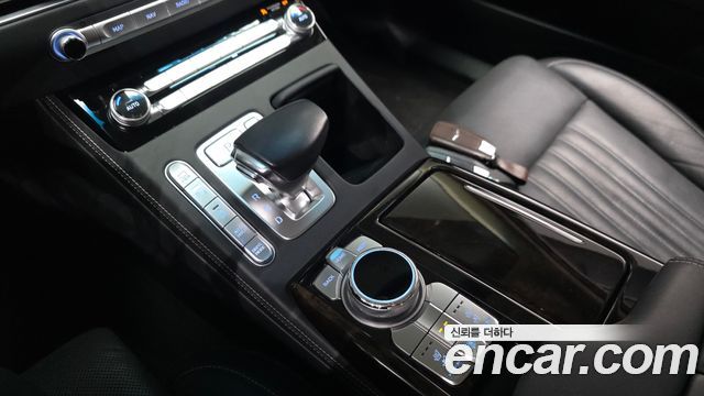 Genesis G90 2019 — photo 9